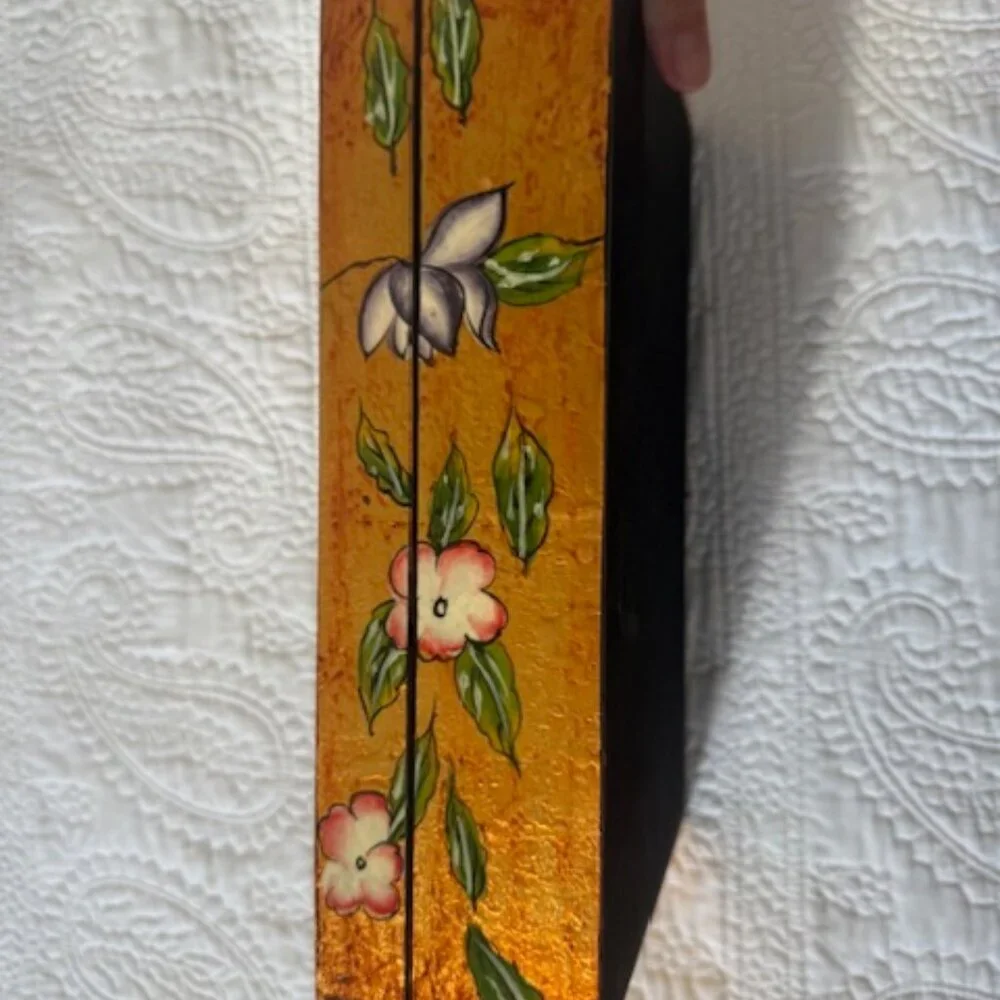 Vintage Lacquer Large 12x8x3 Keepsake Box Lady wit beautiful piece